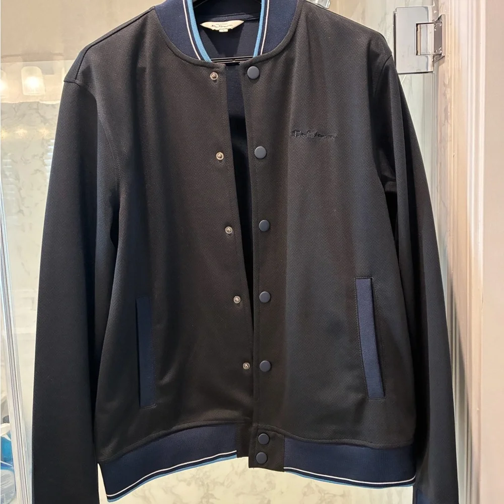 Ben Sherman Navy Bomber Jacket. Lightweight and stylish.